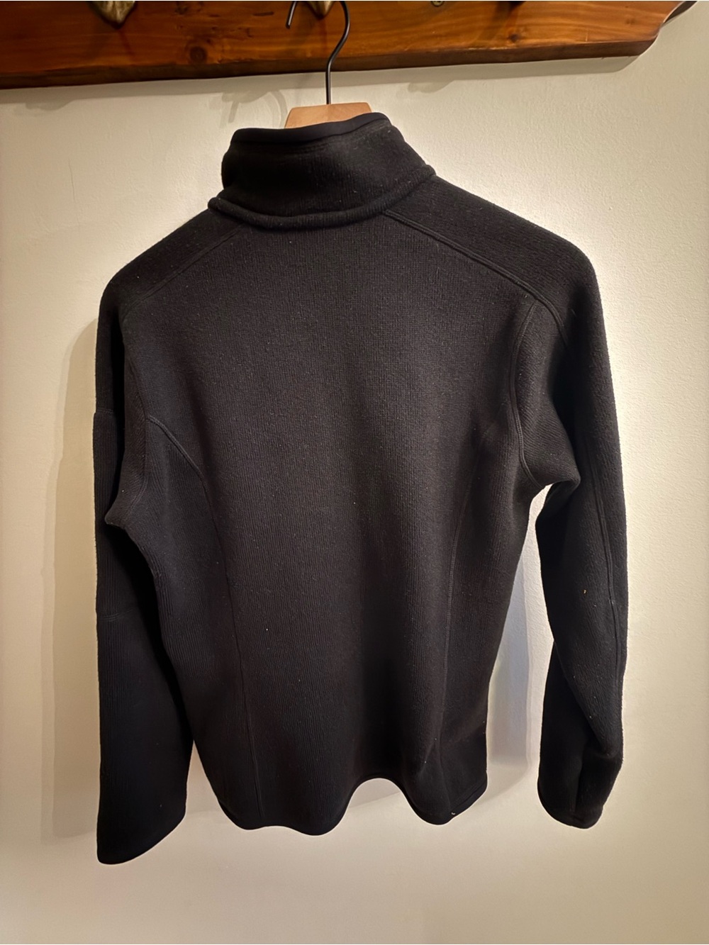 Patagonia Black Quarter-Zip Fleece Pullover - Picture 4 of 5